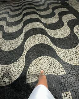 Carolina Ardohain feet photo thumbnail
