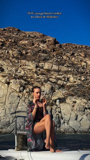 Xenia Tchoumitcheva feet photo thumbnail