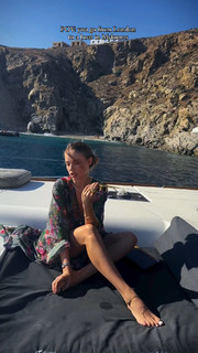 Xenia Tchoumitcheva feet photo thumbnail