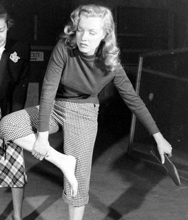Marilyn Monroe feet photo thumbnail