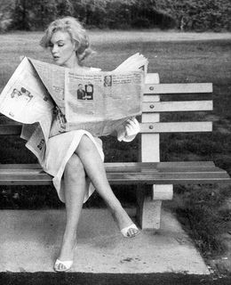 Marilyn Monroe feet photo thumbnail