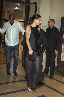 Kendall Jenner feet photo thumbnail