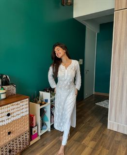 Anushka Sen feet photo thumbnail