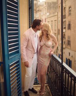 Heather Graham feet photo thumbnail