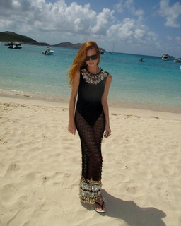 Marina Ruy Barbosa feet photo thumbnail