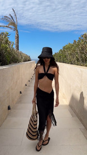 Jamie Chung feet photo thumbnail