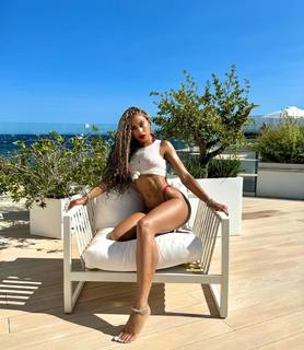 Jilly Anais feet photo thumbnail