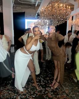 Jasmine Sanders feet photo thumbnail