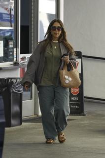 Jessica Alba feet photo thumbnail
