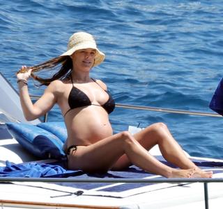 Nina Agdal feet photo thumbnail