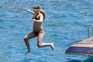 Nina Agdal feet photo thumbnail