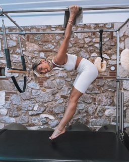 Athina Oikonomakou feet photo thumbnail
