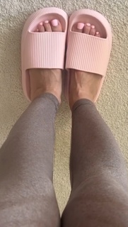 Daniela Katzenberger feet photo thumbnail