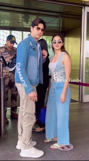 Kiara Advani feet photo thumbnail