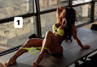 Gracyanne Barbosa feet photo thumbnail