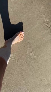 Anna Popek feet photo thumbnail
