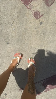Victoria Waldrip feet photo thumbnail