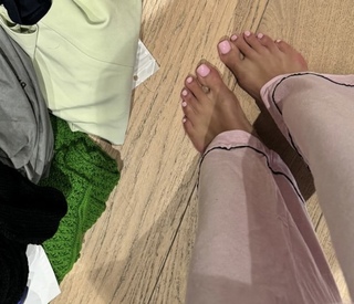 Karolina Pisarek feet photo thumbnail