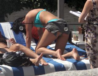 Selena Gomez feet photo thumbnail
