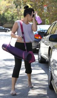 Vanessa Hudgens feet photo thumbnail