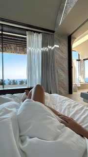 Athina Oikonomakou feet photo thumbnail