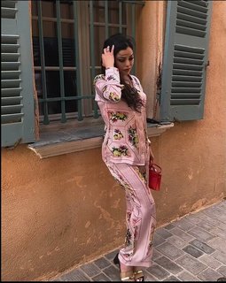 Haifa Wehbe feet photo thumbnail