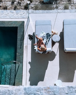 Athina Oikonomakou feet photo thumbnail