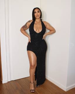 Queen Naija feet photo thumbnail