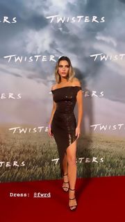 Lele Pons feet photo thumbnail
