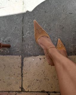 Adrienne Houghton feet photo thumbnail