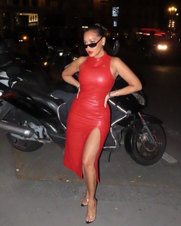 Adrienne Houghton feet photo thumbnail