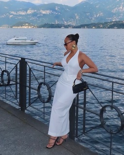 Adrienne Houghton feet photo thumbnail
