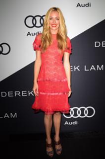 Cat Deeley feet photo thumbnail