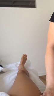 Erin Lim feet photo thumbnail