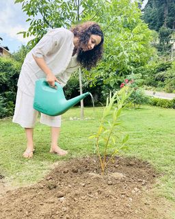 Kangana Ranaut feet photo thumbnail