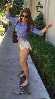 Amanda Cerny feet photo thumbnail