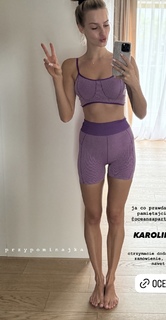 Karolina Pisarek feet photo thumbnail