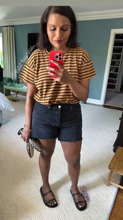 Mindy Kaling feet photo thumbnail