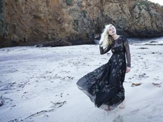 Kirsten Dunst feet photo thumbnail
