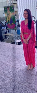 Preity G Zinta feet photo 4
