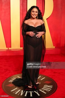 Vanessa Hudgens feet photo thumbnail