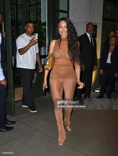 La La Anthony feet photo thumbnail