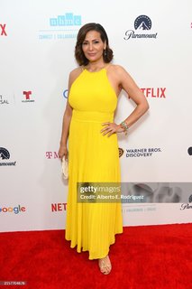 Constance Marie feet photo thumbnail