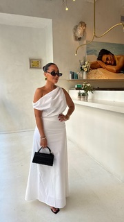 Adrienne Houghton feet photo thumbnail