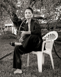 Anna Safroncik feet photo thumbnail