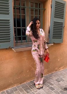 Haifa Wehbe feet photo thumbnail