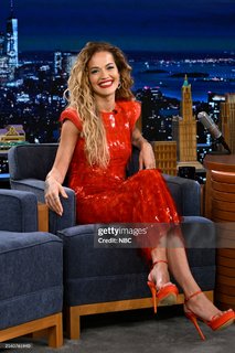 Rita Ora feet photo thumbnail