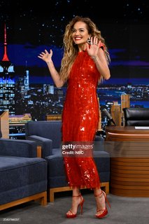 Rita Ora feet photo thumbnail