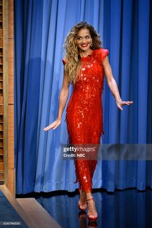 Rita Ora feet photo thumbnail