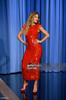 Rita Ora feet photo thumbnail